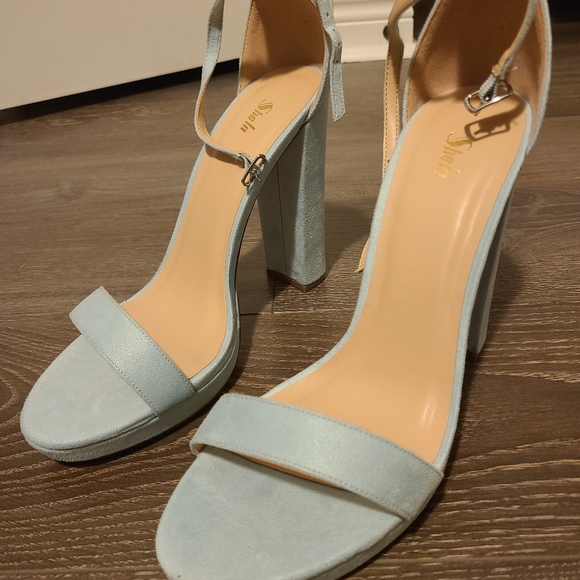 SHEIN Chunky Heeled Sandals - Picture 2 of 2